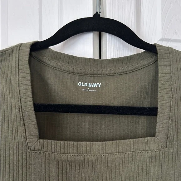Old Navy Green Fitted Blouse - Picture 2 of 4